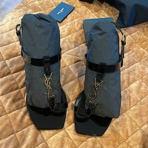 Authentic YSL pantent leather heels size 39 new in box